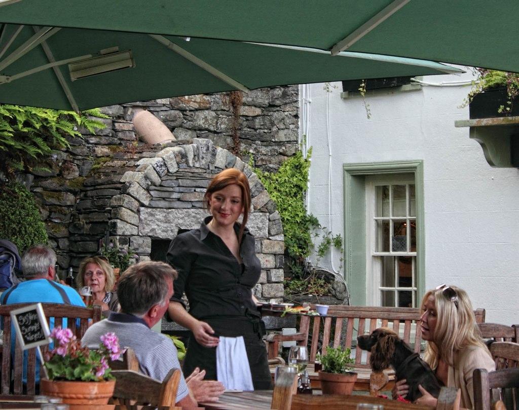 Mason'S Arms Hotel Bowland Bridge ภายนอก รูปภาพ